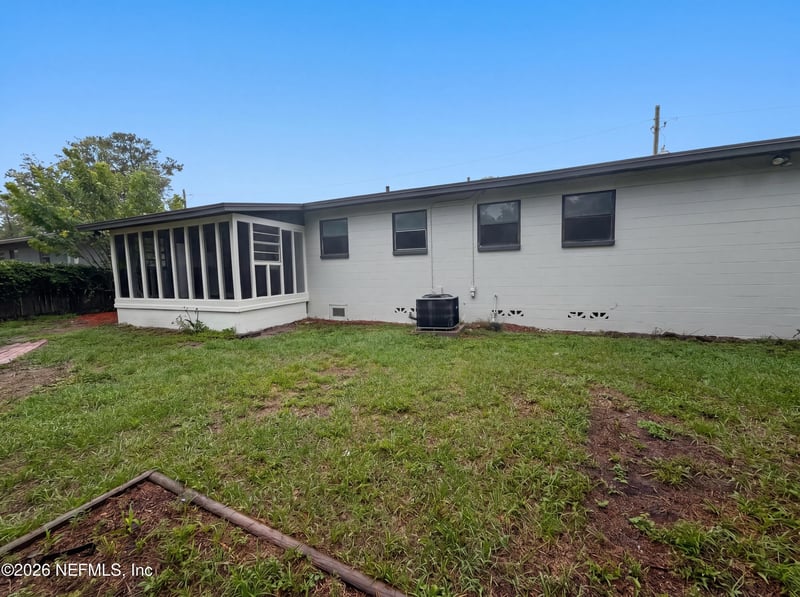 7520 Altus Dr S, Jacksonville, FL 32277