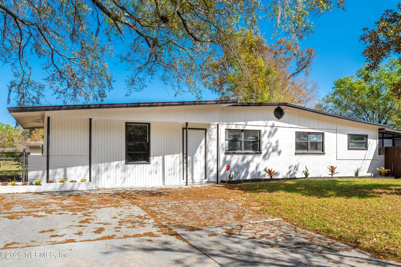 7541 Strato Rd, Jacksonville, FL 32210
