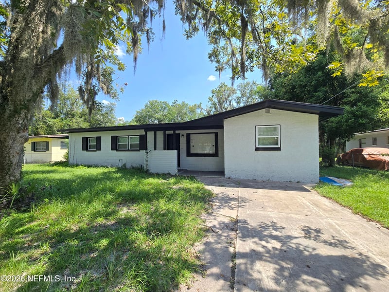 7570 Strato Rd, Jacksonville, FL 32210