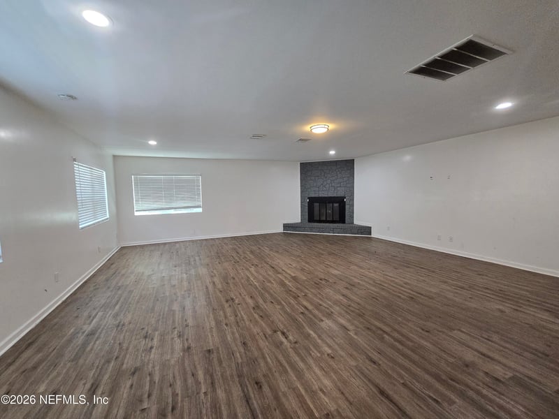 7570 Strato Rd, Jacksonville, FL 32210