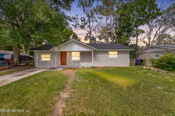7589 John F Kennedy Dr W, Jacksonville, FL 32219