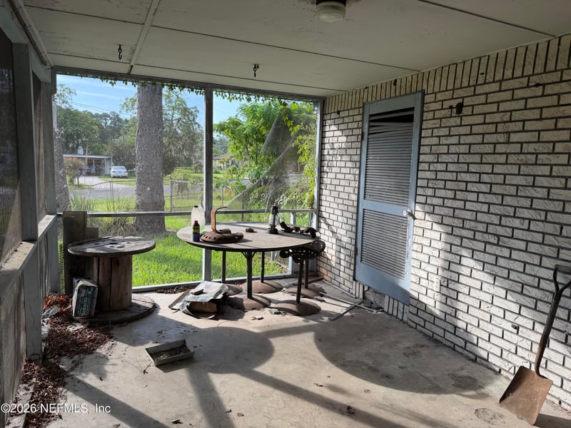 7606 Contour Dr, Jacksonville, FL 32221