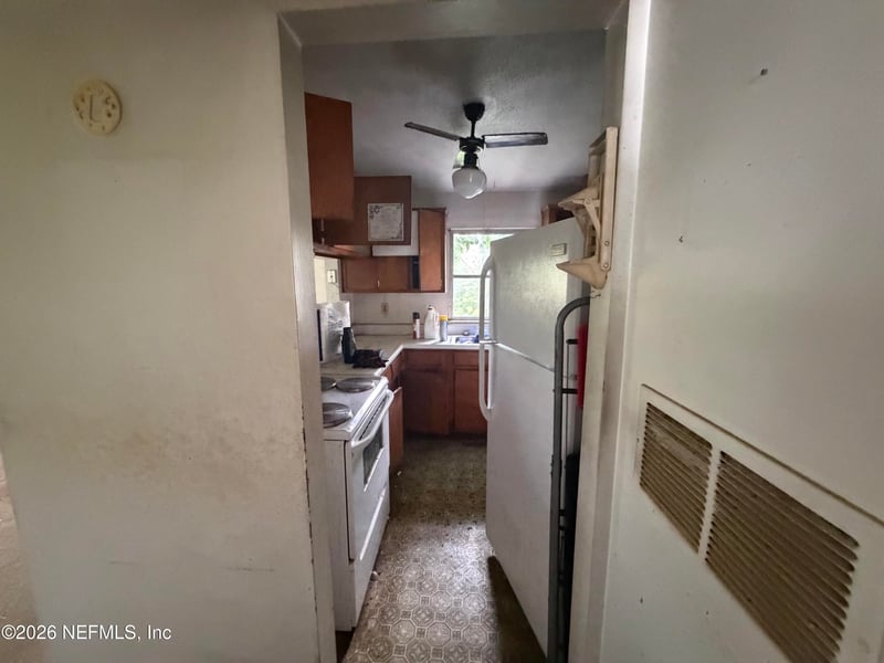 7606 Contour Dr, Jacksonville, FL 32221
