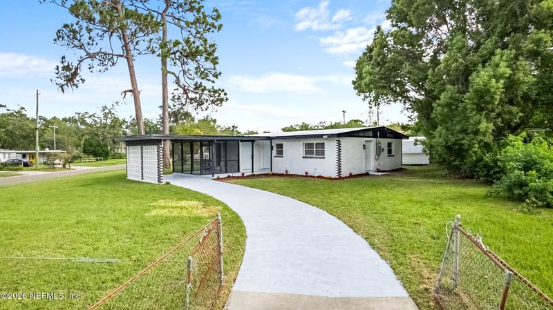 7606 Contour Dr, Jacksonville, FL 32221