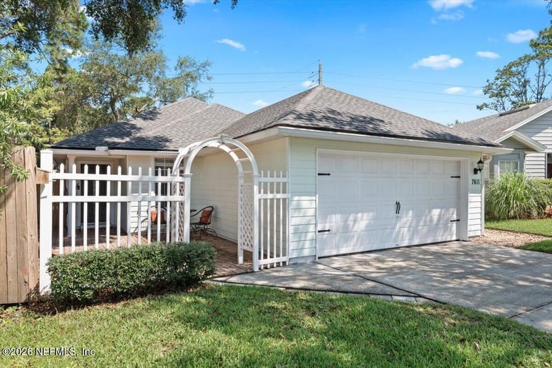 7611 Leafy Forest Way, Jacksonville, FL 32277