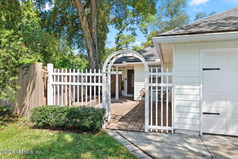 7611 Leafy Forest Way, Jacksonville, FL 32277
