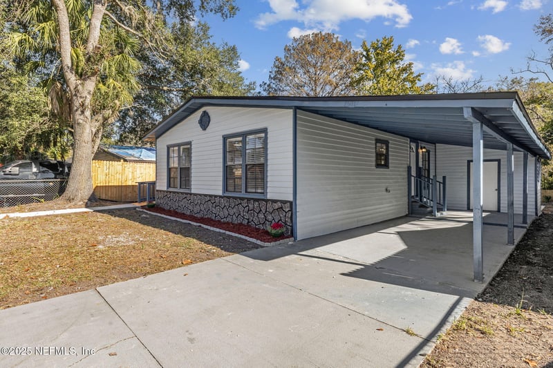 7611 Mccowan Dr, Jacksonville, FL 32244