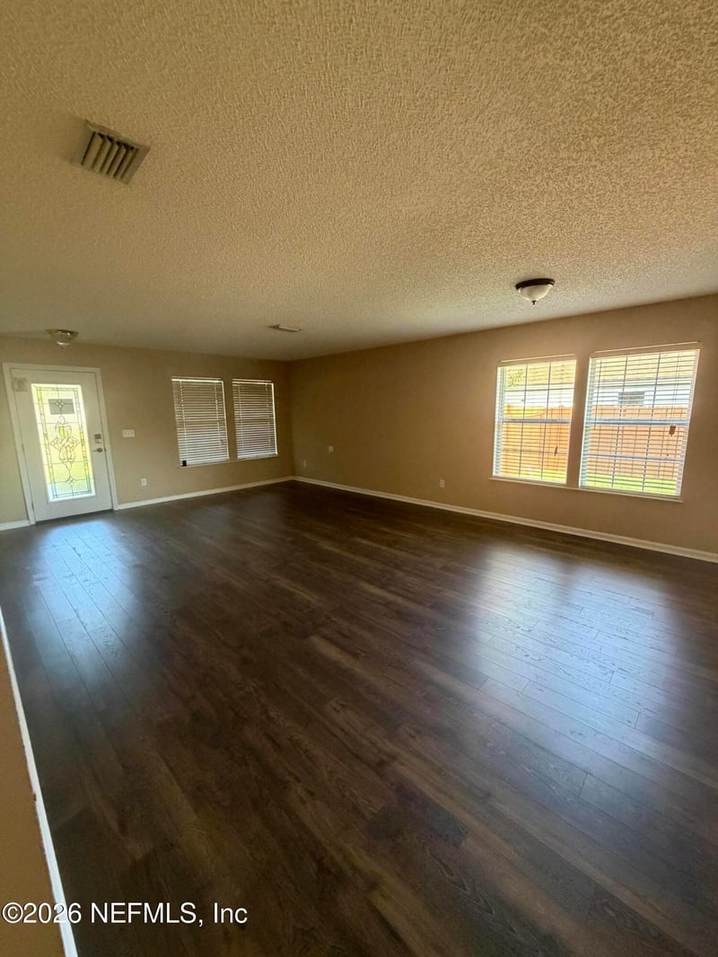 763 Roland Lakes Dr, Jacksonville, FL 32220