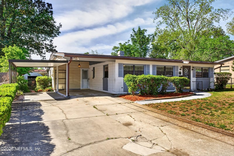 7638 Crest Dr N, Jacksonville, FL 32221