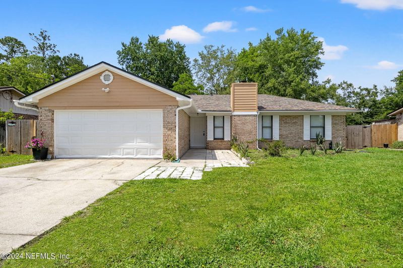 7653 Gregory Dr, Jacksonville, FL 32210