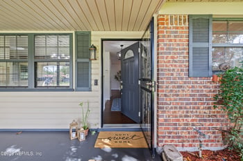 7662 Contour Dr, Jacksonville, FL 32221