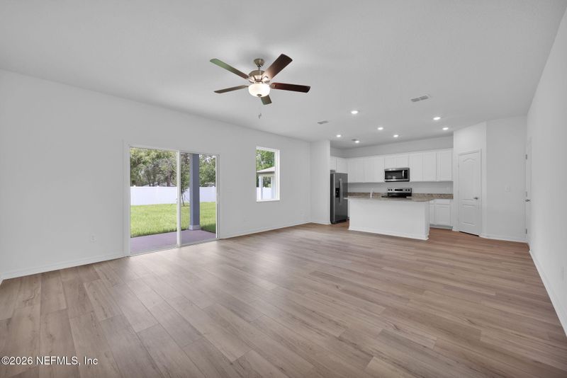 7672 Recon Dr, Jacksonville, FL 32244