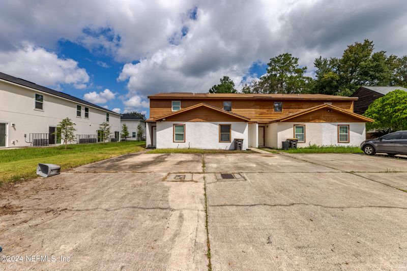 7675 Melissa Ct N, Jacksonville, FL 32210