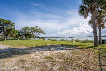 77 Dolphin Dr, St Augustine, FL 32080