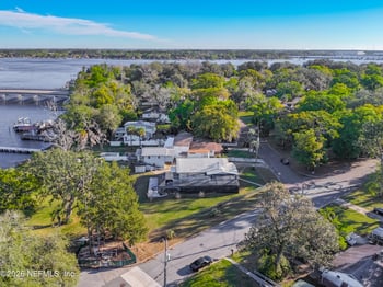 7702 N North Shore Dr, Jacksonville, FL 32208