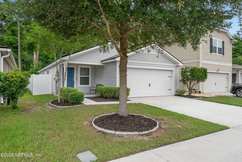 7736 Meadow Walk Ln, Jacksonville, FL 32256