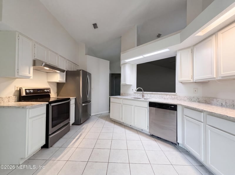 7737 Pepper Cir E, Jacksonville, FL 32244