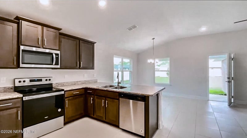 7738 Lookout Point Dr, Jacksonville, FL 32210
