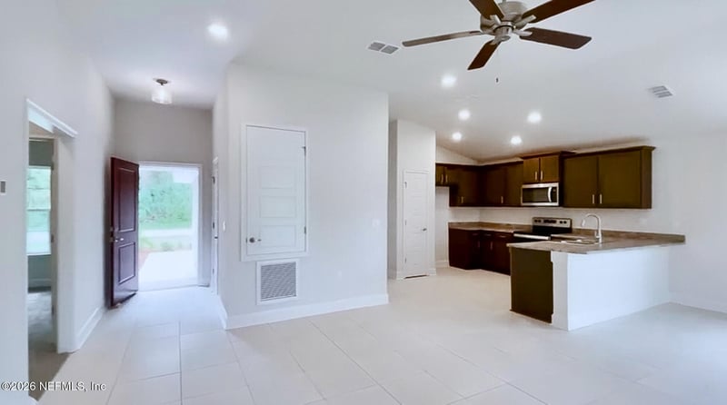 7738 Lookout Point Dr, Jacksonville, FL 32210