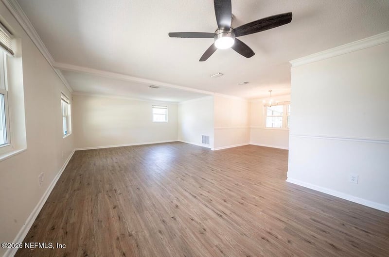7762 Knoll Dr S, Jacksonville, FL 32221