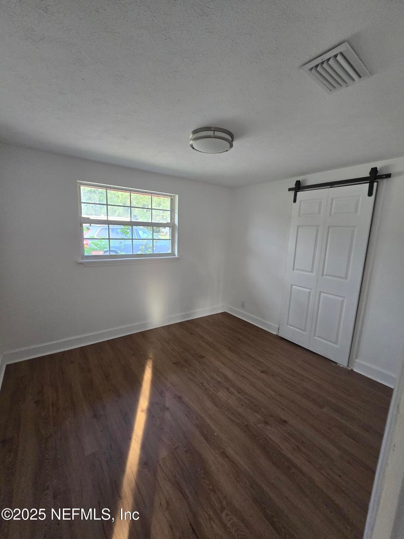 7772 Lake Park Dr, Jacksonville, FL 32208