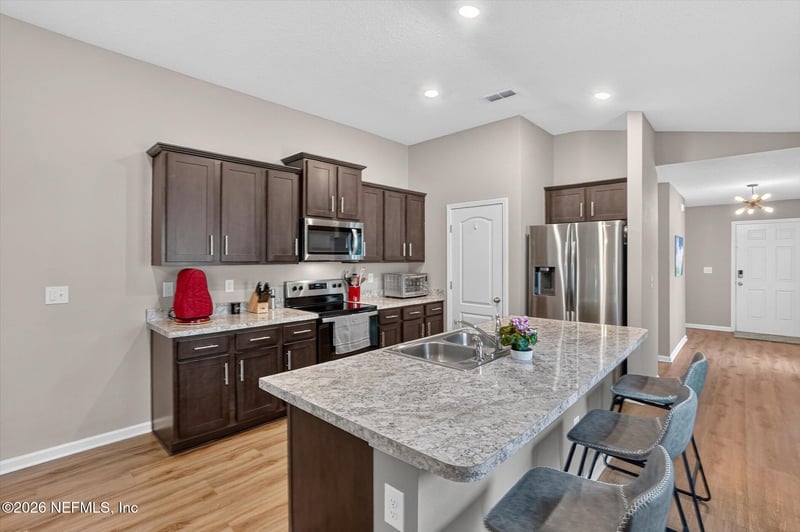7784 Meadow Walk Ln, Jacksonville, FL 32256