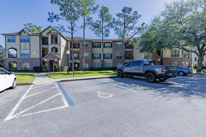 7800 Point Meadows Dr #1232, Jacksonville, FL 32256