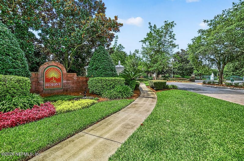 7800 Point Meadows Dr #126, Jacksonville, FL 32256