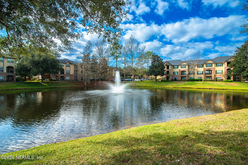 7800 Point Meadows Dr #238, Jacksonville, FL 32256