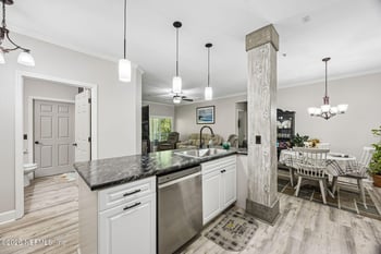 7800 Point Meadows Dr #413, Jacksonville, FL 32256