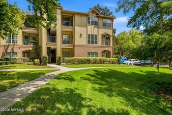 7800 Point Meadows Dr #621, Jacksonville, FL 32256