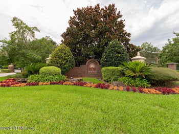 7800 Point Meadows Dr #621, Jacksonville, FL 32256