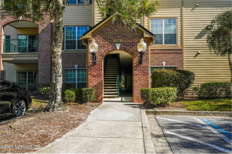 7800 Point Meadows Dr #711, Jacksonville, FL 32256