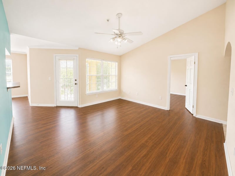 7800 Point Meadows Dr #731, Jacksonville, FL 32256