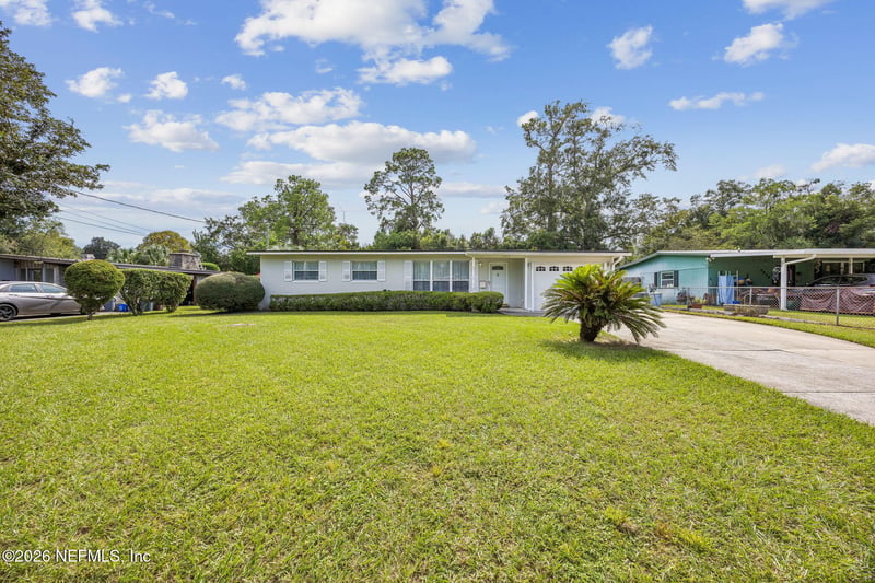 7820 Chateau Dr S, Jacksonville, FL 32221