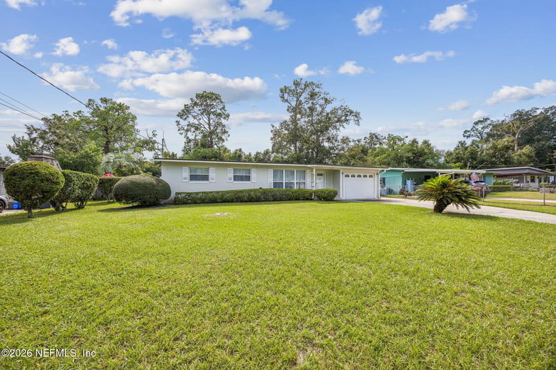 7820 Chateau Dr S, Jacksonville, FL 32221