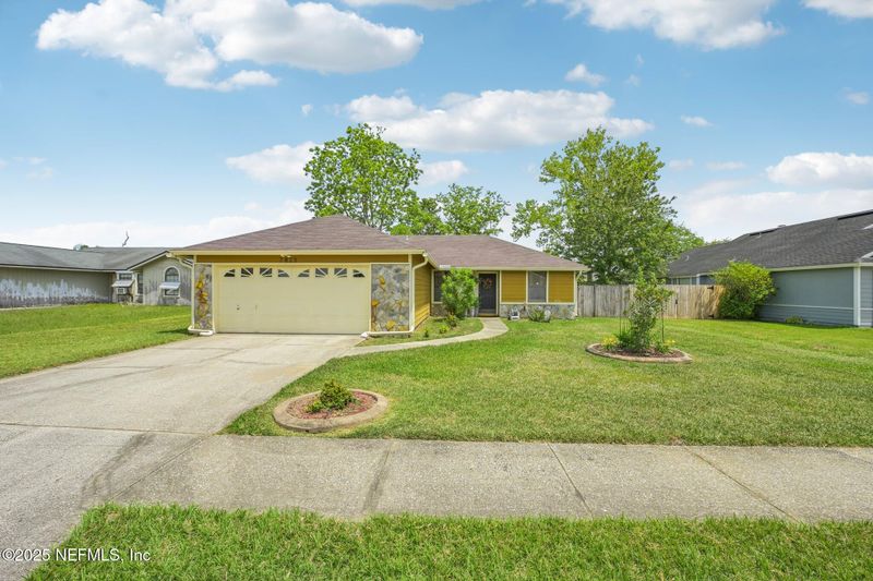7823 Allspice Cir E, Jacksonville, FL 32244