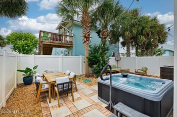 784 2nd St N, Jacksonville Beach, FL 32250