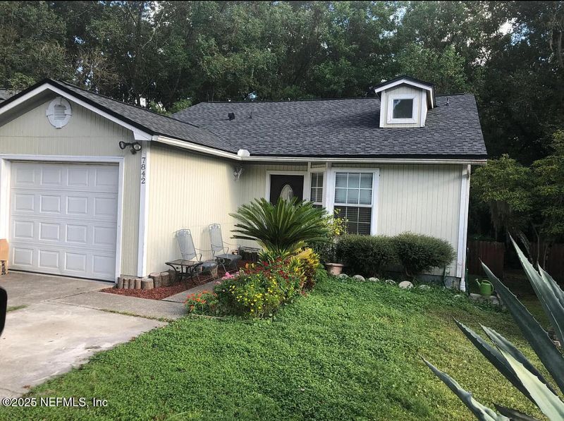 7842 Aquarius Cir S, Jacksonville, FL 32216