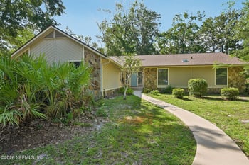 786 Swiss Oaks Ct, St Johns, FL 32259