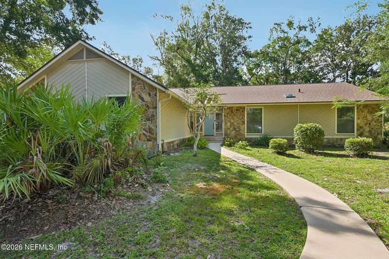 786 Swiss Oaks Ct, St Johns, FL 32259