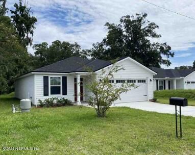 7867 Stuart Ave, Jacksonville, FL 32220