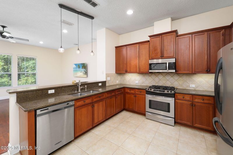 7882 Blackstone River Dr E, Jacksonville, FL 32256