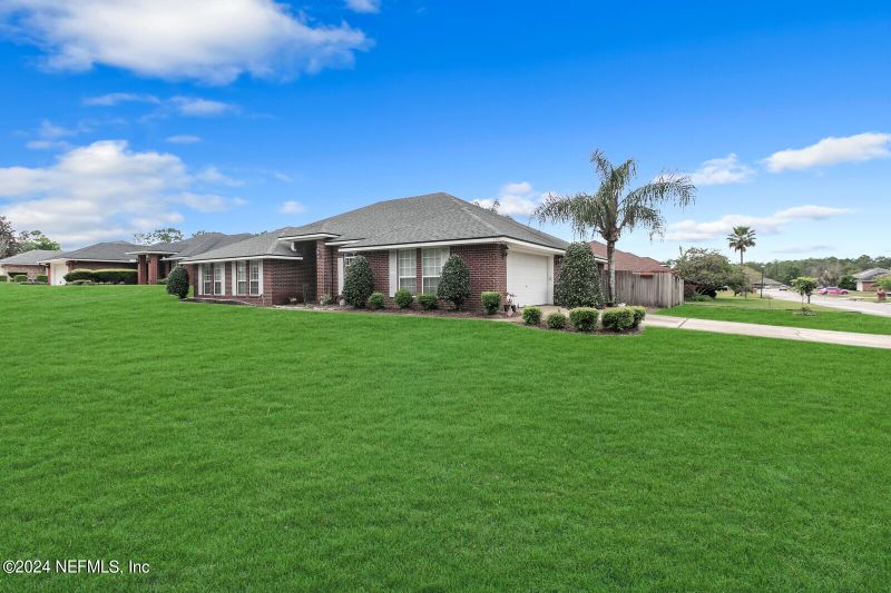 7886 Bristol Bay Ln E, Jacksonville, FL 32244