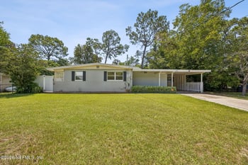 7904 Cezanne Dr N, Jacksonville, FL 32221