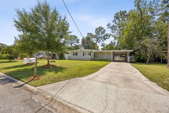 7904 Cezanne Dr N, Jacksonville, FL 32221