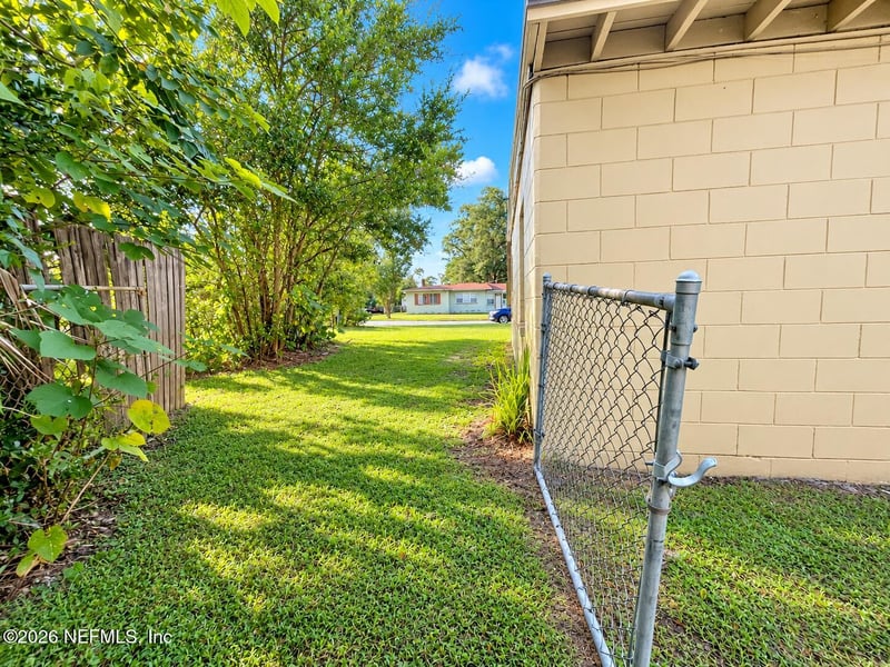 7909 Caxton Cir W, Jacksonville, FL 32208