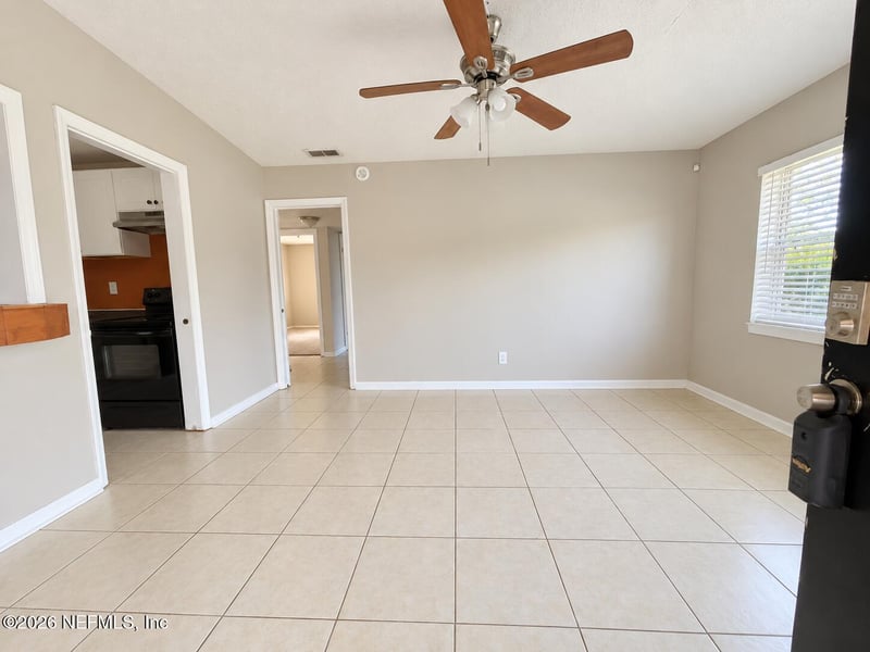 7909 Caxton Cir W, Jacksonville, FL 32208