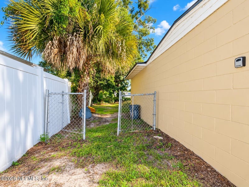7909 Caxton Cir W, Jacksonville, FL 32208