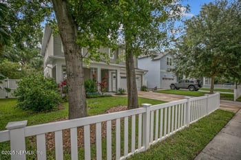 791 Paradise Ln, Atlantic Beach, FL 32233